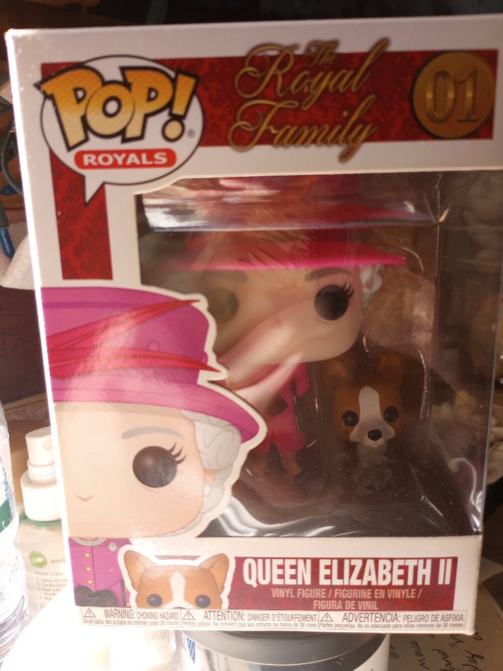 Funko pop royals, the Royal family #01 Queen Elizabeth II w/corgi dog! New!
